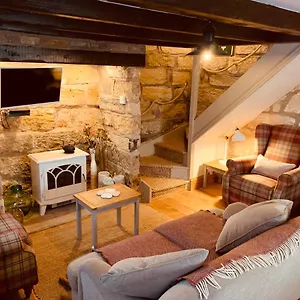  Holiday home Cosy 400yr Old Cottage, Flowergate, Whitby, Sleeps 6 United Kingdom